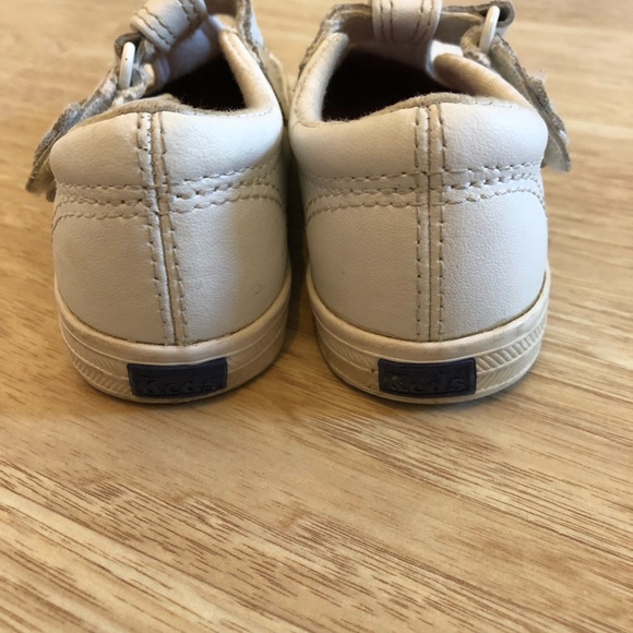 white mary jane keds